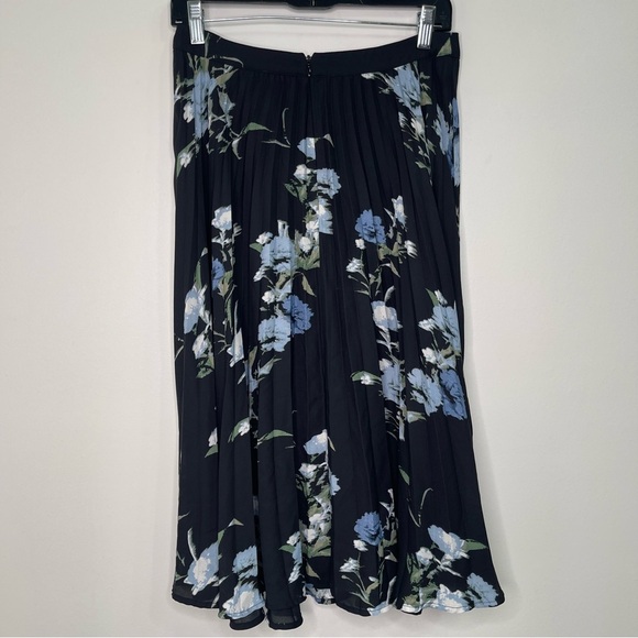 Vince Camuto Pleated Floral Midi Skirt Size 2 - Picture 4 of 5